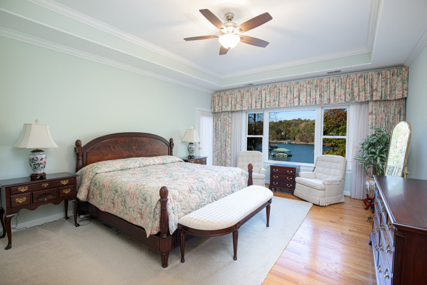 Living, Entertaining and Storage Galore on Lake Keowee SOLD - photo 16