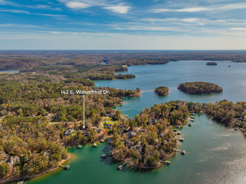 Living, Entertaining and Storage Galore on Lake Keowee SOLD - photo 7