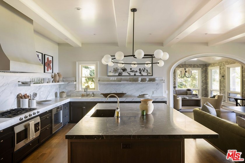 Nestled along prestigious Picacho Lane, this newly renovated - photo 5
