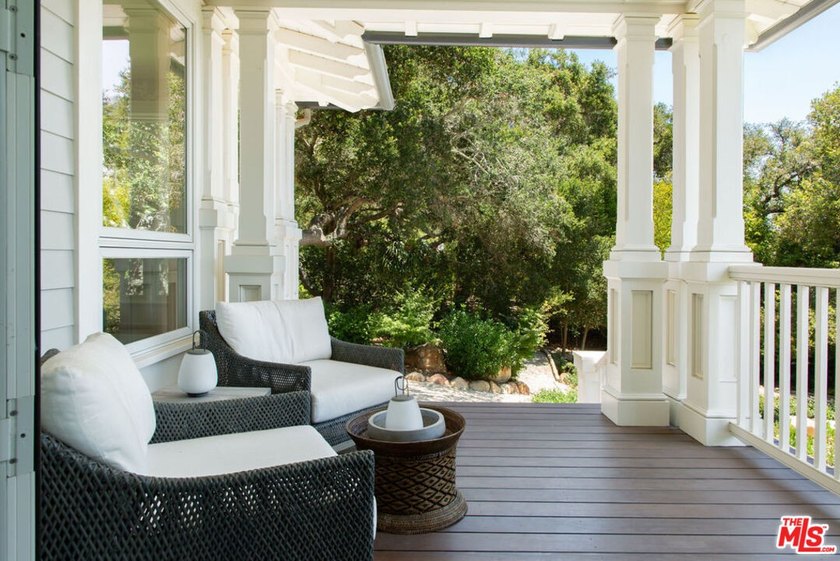 Nestled along prestigious Picacho Lane, this newly renovated - photo 8