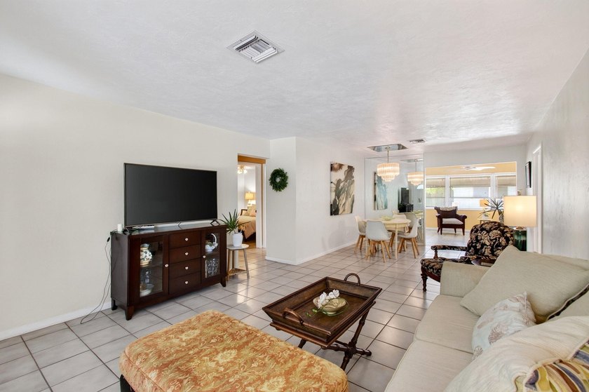Nestled in the heart of College Park, this charming 2 bedroom, 2 - photo 8