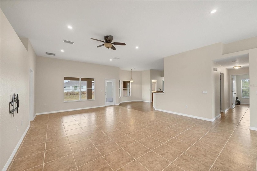Under contract-accepting backup offers. *Motivated Seller* - photo 3