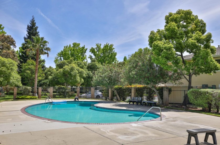 Located in the sought-after Cambrian neighborhood, bordering Los - photo 17