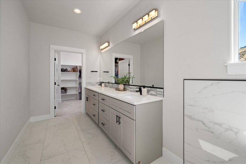 Discover the perfect balance of luxury, comfort, and space in - photo 28