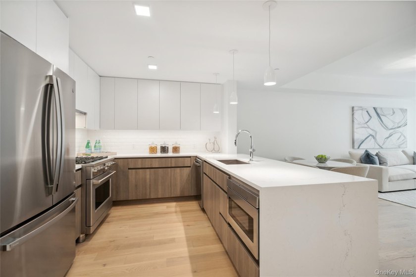 Immediate occupancy available in The Rose at Great Neck. 40-New - photo 3