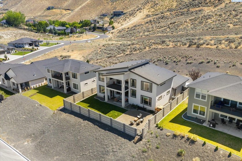 Discover the perfect balance of luxury, comfort, and space in - photo 47