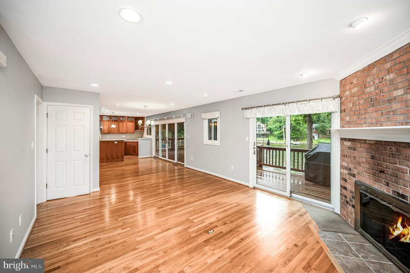 Nestled in a peaceful cove with stunning main lake views and - photo 15