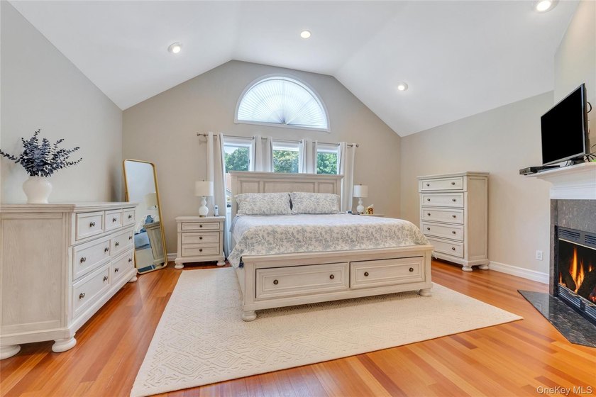 Welcome to this beautifully updated, move-in-ready townhouse - photo 20