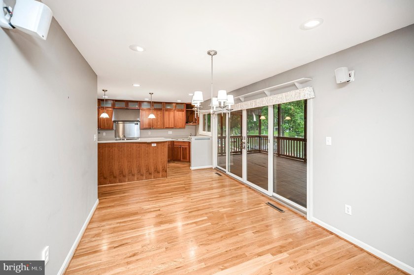 Nestled in a peaceful cove with stunning main lake views and - photo 20