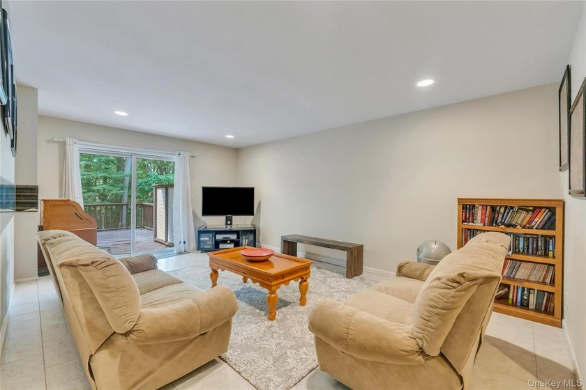 Welcome to this beautifully updated, move-in-ready townhouse - photo 30