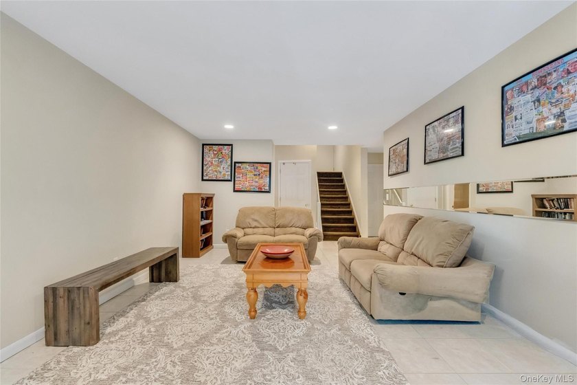 Welcome to this beautifully updated, move-in-ready townhouse - photo 31