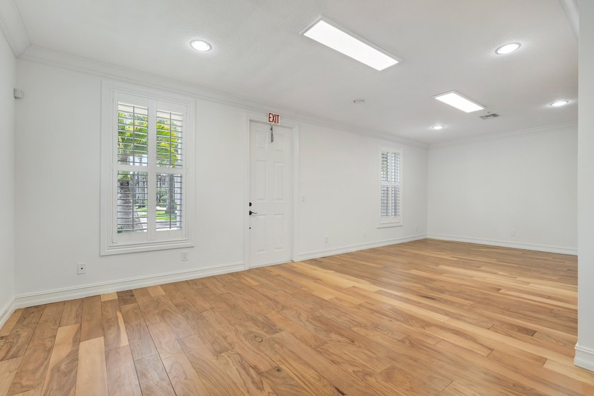 RARE LIVE/WORK CORNER UNIT IN THE HEART OF ABACOA! Showcasing - photo 5