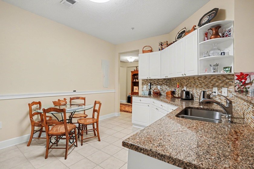 Experience the perfect blend of low-maintenance living and - photo 11