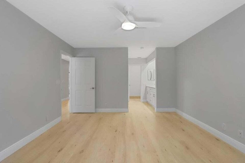 Make this beautifully remodeled 2-bedroom, 2-bath villa in - photo 12