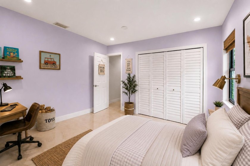 Gorgeous move-in ready 4 Bed/4 Bath home on an extra large - photo 27