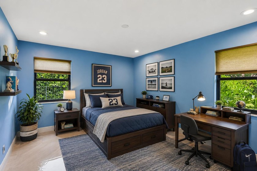 Gorgeous move-in ready 4 Bed/4 Bath home on an extra large - photo 29