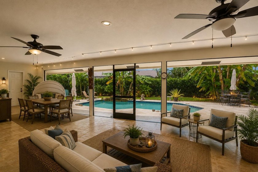 Gorgeous move-in ready 4 Bed/4 Bath home on an extra large - photo 37