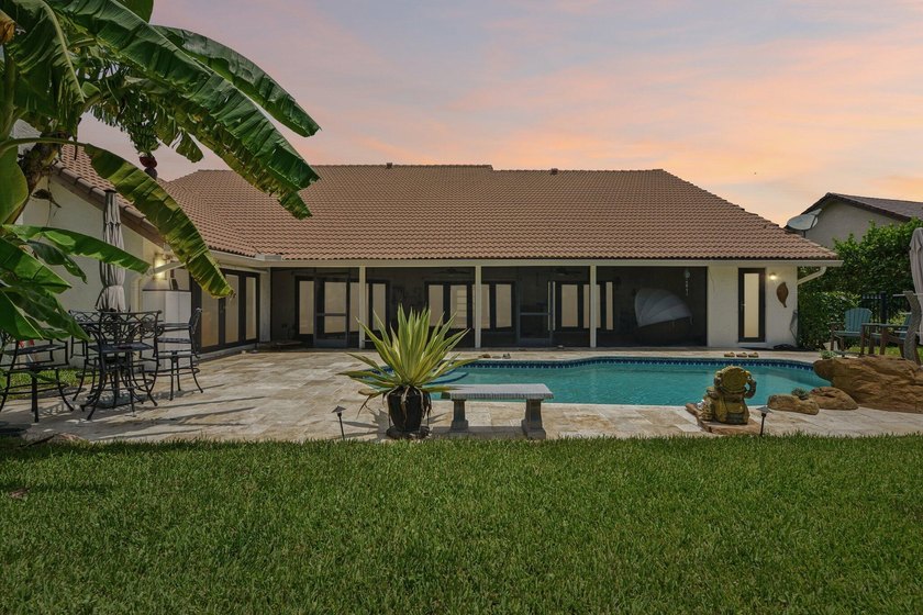 Gorgeous move-in ready 4 Bed/4 Bath home on an extra large - photo 41