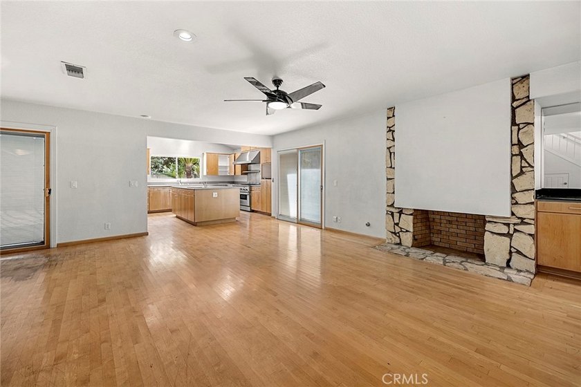 A value packed multi-generational residence awaits, set within a - photo 6