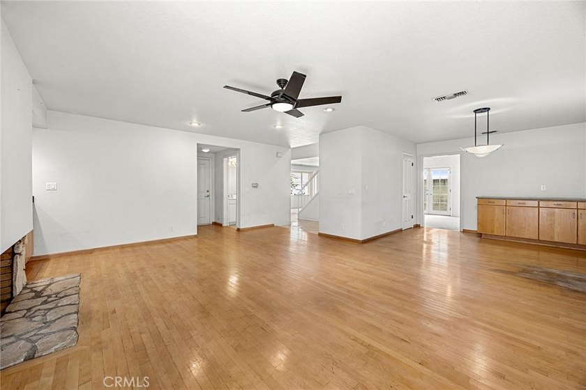 A value packed multi-generational residence awaits, set within a - photo 9