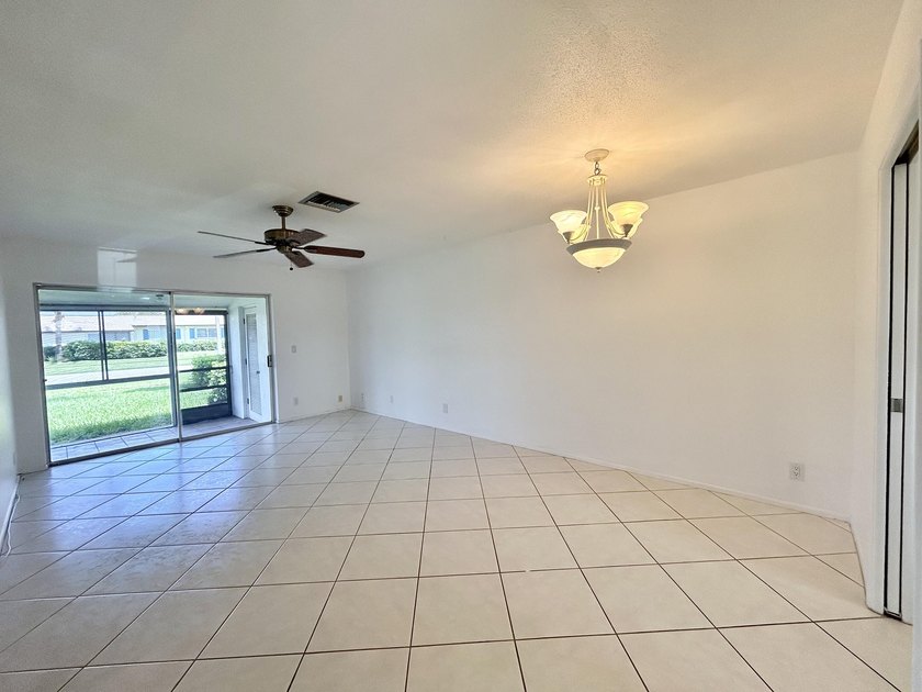 Lovely 1 bedroom 1 bath CORNER VILLA located in the 55+ - photo 13