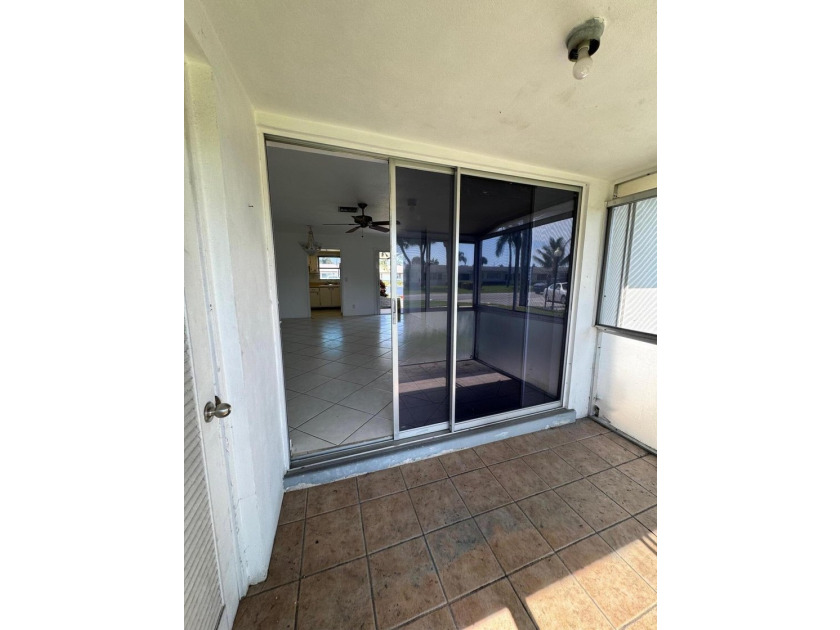 Lovely 1 bedroom 1 bath CORNER VILLA located in the 55+ - photo 27