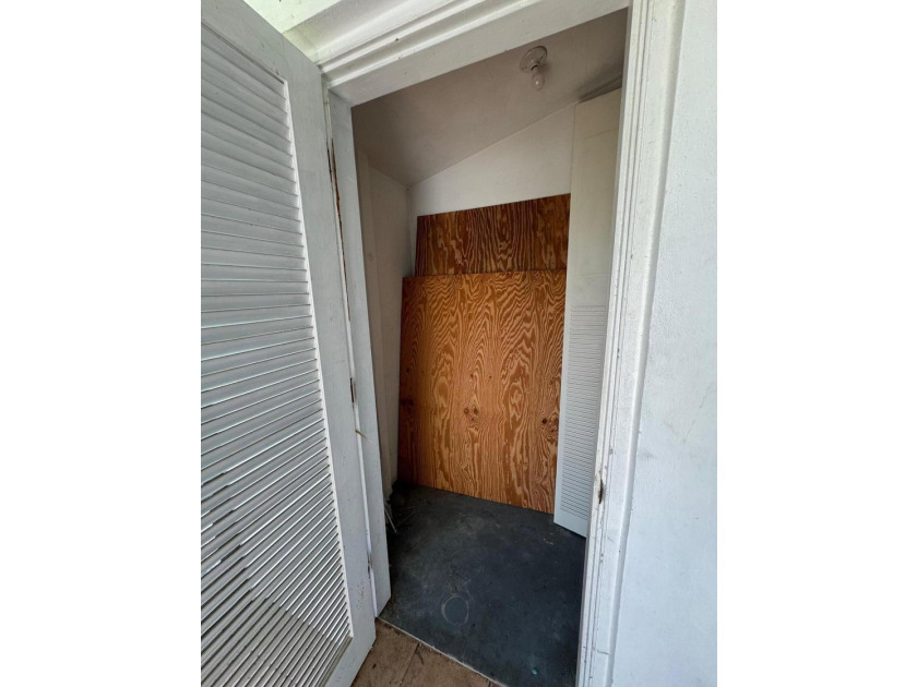 Lovely 1 bedroom 1 bath CORNER VILLA located in the 55+ - photo 31