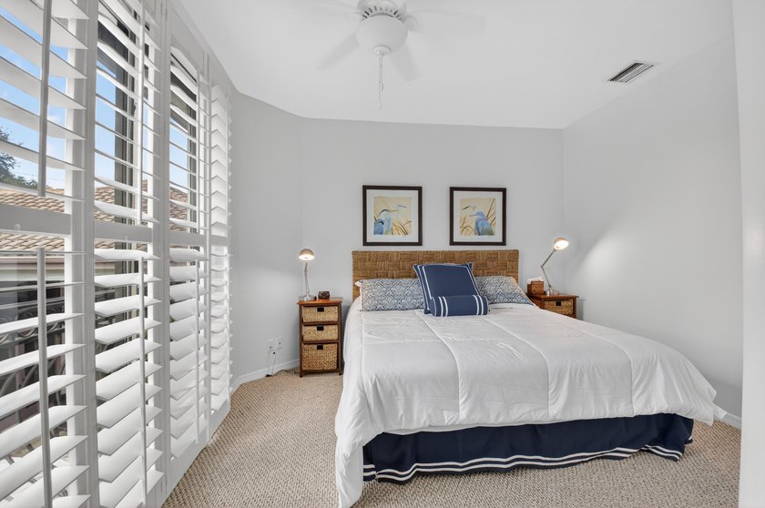FABULOUS CUSTOM DESIGNED COURTYARD HOME. ONE STORY MAIN HOUSE - photo 43