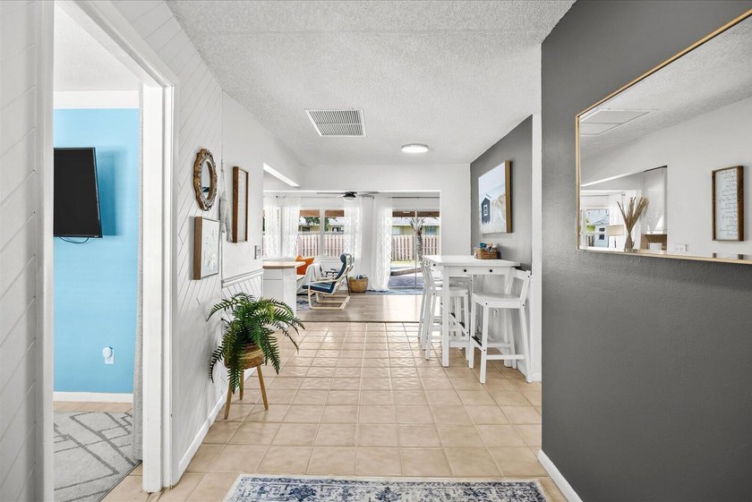 Welcome to 1004 NW 16th Pl in Stuart, FL 34994. Bring your boat - photo 4