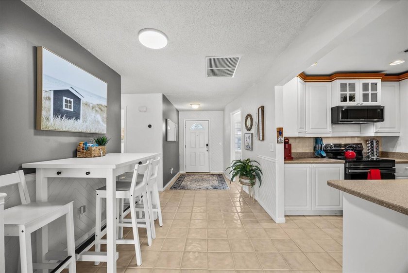 Welcome to 1004 NW 16th Pl in Stuart, FL 34994. Bring your boat - photo 7