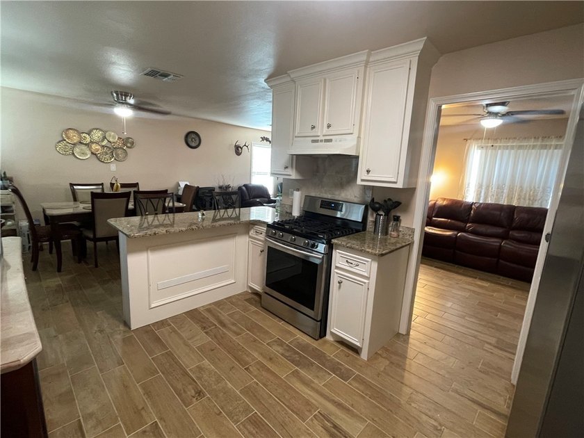 Welcome to this Charming and Cozy home that has been well loved - photo 12