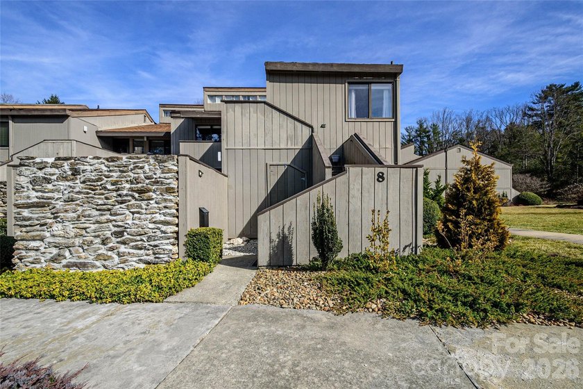Great Location for this upper-floor end unit. Across the street - photo 2