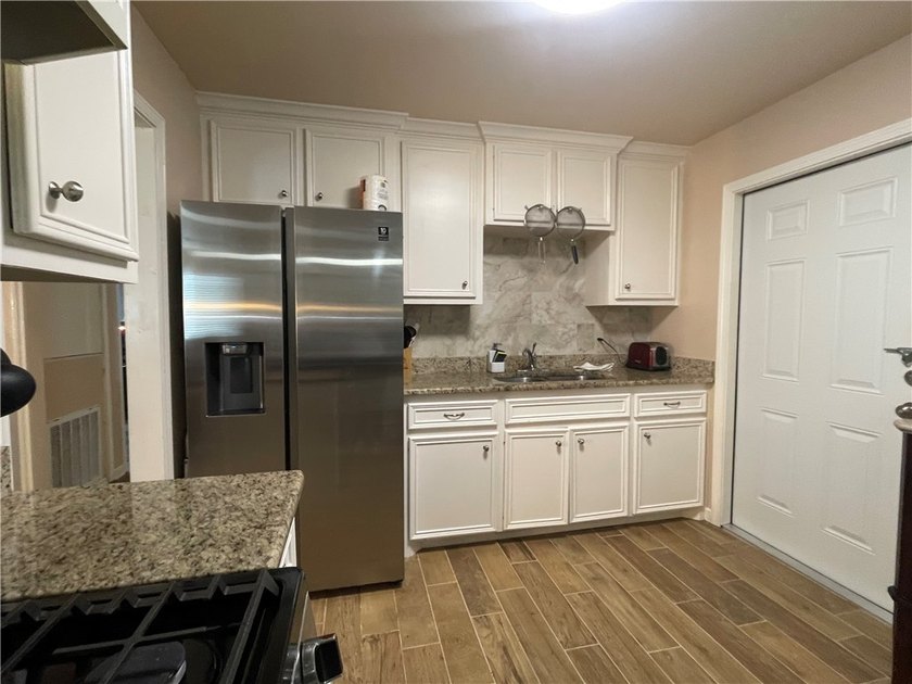 Welcome to this Charming and Cozy home that has been well loved - photo 13
