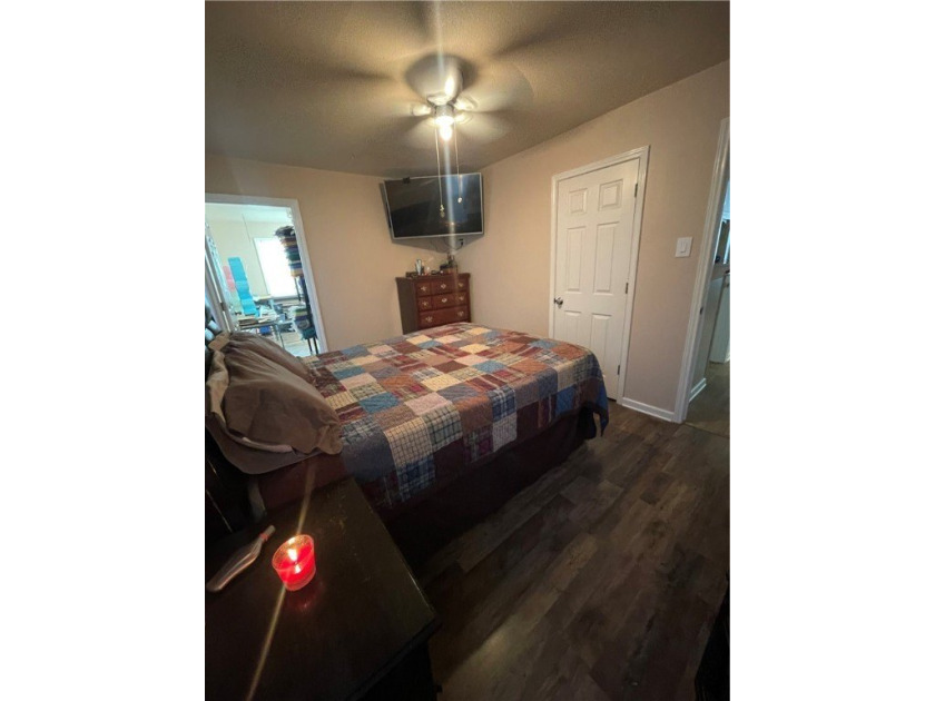 Welcome to this Charming and Cozy home that has been well loved - photo 19