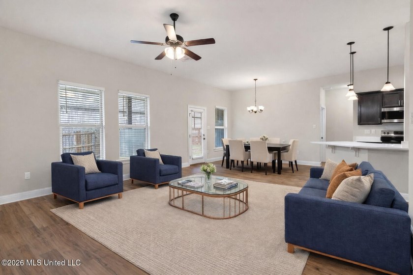 Welcome home to this beautiful 3 Bedroom, 2 Bath that delivers - photo 9