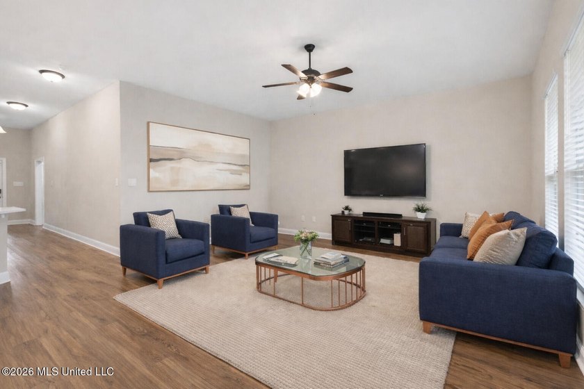 Welcome home to this beautiful 3 Bedroom, 2 Bath that delivers - photo 10
