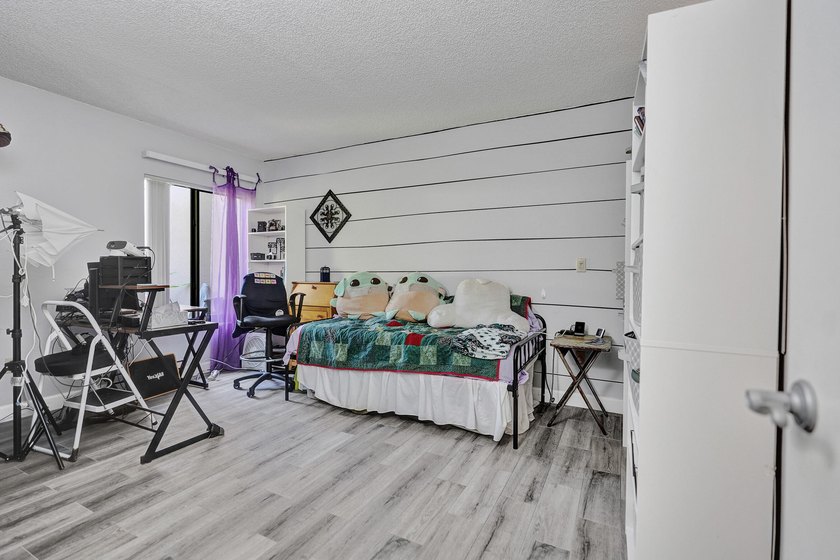 Come live in an All AGE Beautiful Community in East Boca Raton - photo 9