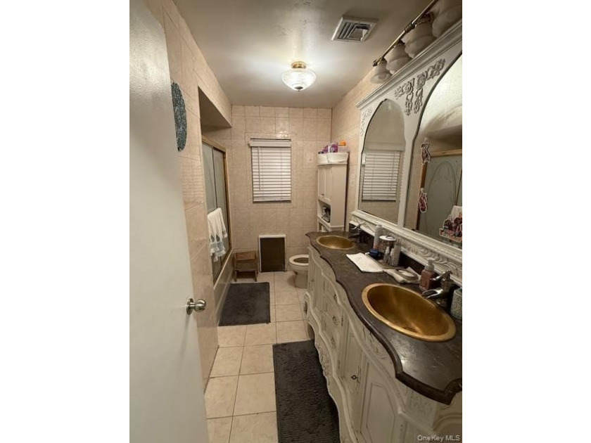 Welcome to this inviting 3 Bedroom/2 Bath ranch home offering - photo 5