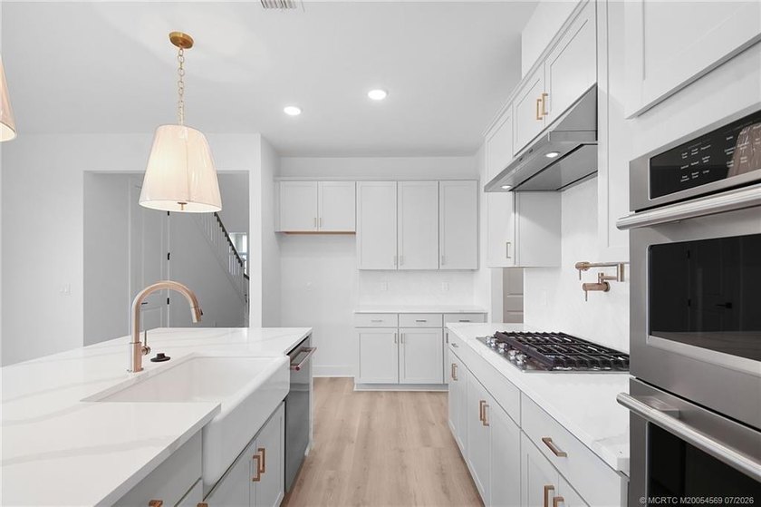 This 5 bedroom 3.5 bathroom home on an oversized lot is move-in - photo 14