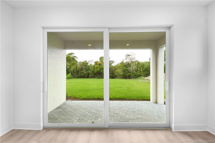 This 5 bedroom 3.5 bathroom home on an oversized lot is move-in - photo 17