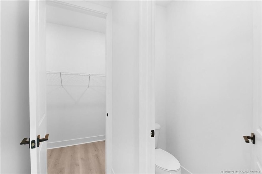 This 5 bedroom 3.5 bathroom home on an oversized lot is move-in - photo 22