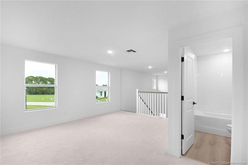 This 5 bedroom 3.5 bathroom home on an oversized lot is move-in - photo 28