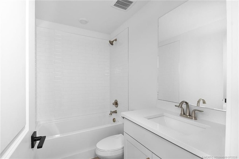 This 5 bedroom 3.5 bathroom home on an oversized lot is move-in - photo 29
