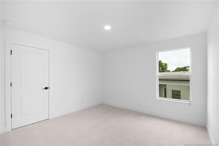 This 5 bedroom 3.5 bathroom home on an oversized lot is move-in - photo 34