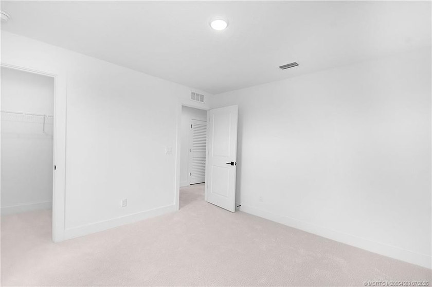 This 5 bedroom 3.5 bathroom home on an oversized lot is move-in - photo 35
