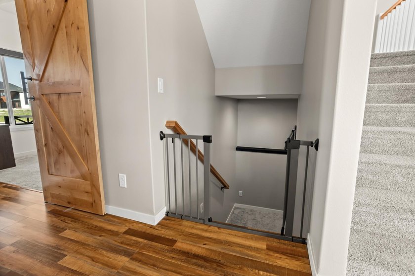 Welcome to this exceptional two-story home, perfectly situated - photo 38