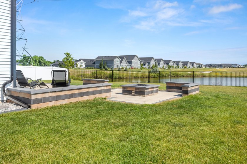 Welcome to this exceptional two-story home, perfectly situated - photo 52