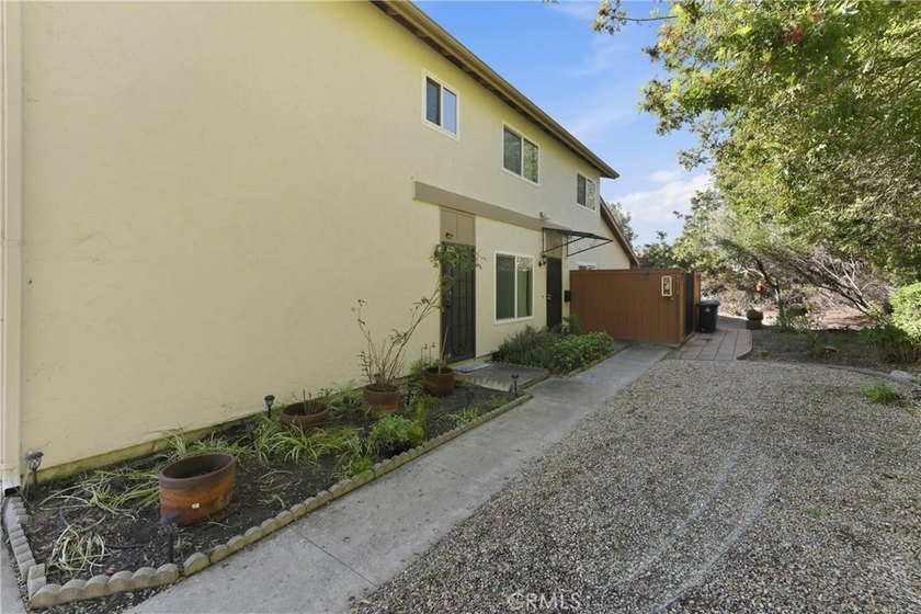 2 bed townhouse in Rancho Penasquitos offering mountain views - photo 4