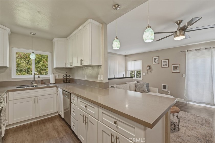 2 bed townhouse in Rancho Penasquitos offering mountain views - photo 10
