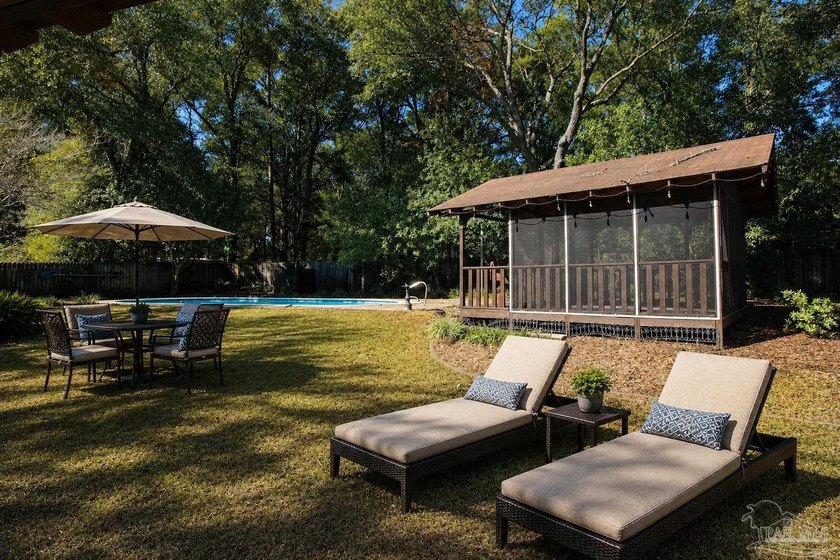 Welcome to your Pool Dream Home! This charming 3-bedroom - photo 14